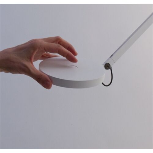 Artemide DEMETRA Body LED 3000K 6W 726Lm mit Tischfuß